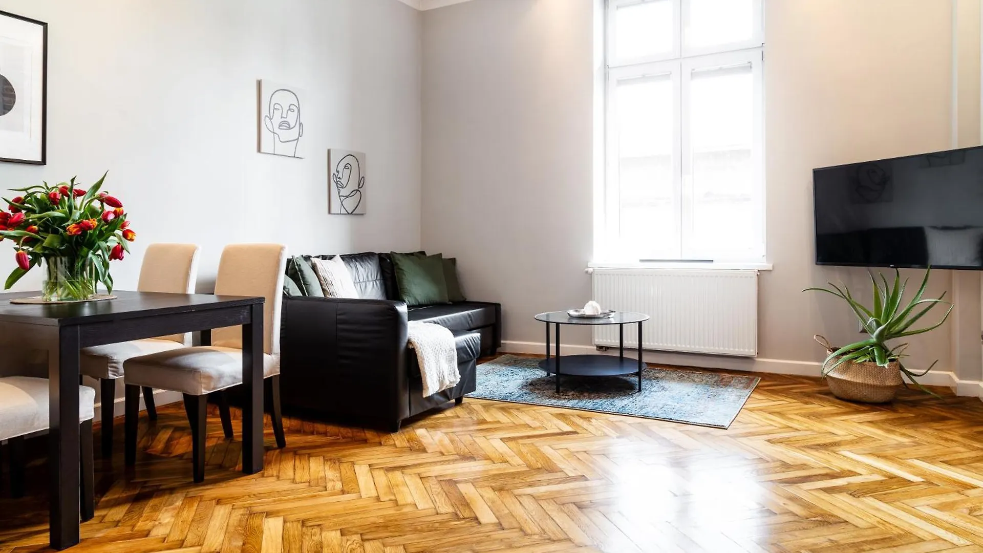 Househost Apartment: Jozefa 2/10 Krakow Apartment